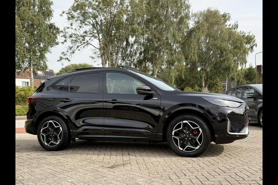 Ford Kuga 2.5 PHEV ST-Line X 243pk | Panoramadak | Wegklapbare trekhaak | Head up Display | Adaptive LED | Bang&Olufsen | AGR-stoelen | 2.100 kg trekgewicht