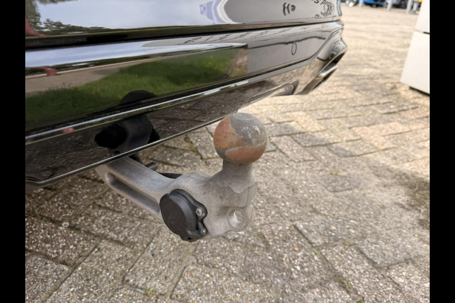 Ford Kuga 2.5 PHEV ST-Line X 243pk | Panoramadak | Wegklapbare trekhaak | Head up Display | Adaptive LED | Bang&Olufsen | AGR-stoelen | 2.100 kg trekgewicht