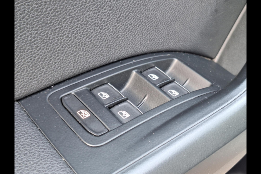 Seat Ateca 1.0 EcoTSI Limited Edition | Trekhaak, Panoramadak, Navigatie, LED, Parkeersensoren, Apple CarPlay/Android Auto