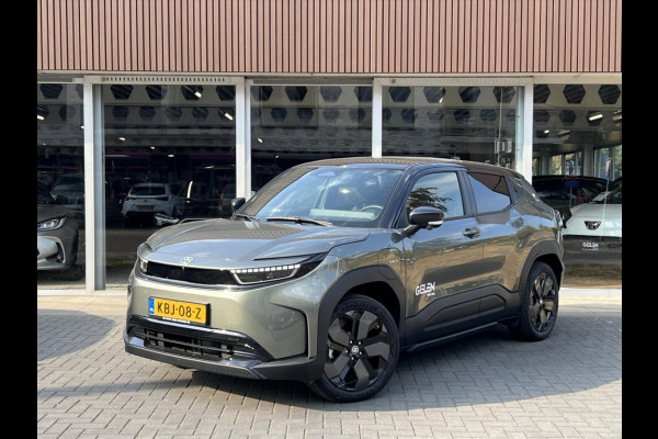 Toyota Urban Cruiser 61,1 kWh 174pk Executive | JBL, Stoel- Stuurverwarming, 360 graden camera