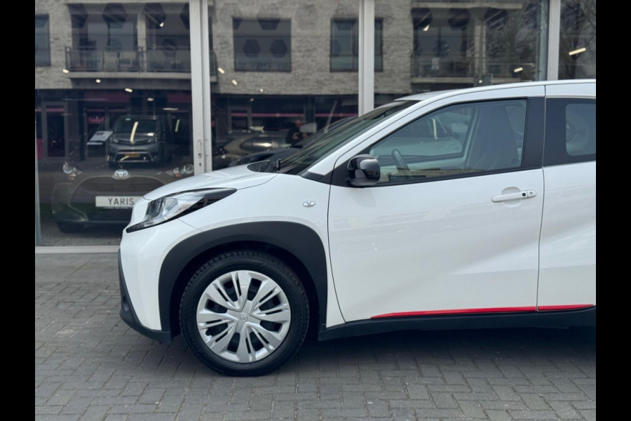 Toyota Aygo X 1.0 VVT-i MT Play Plus | Keyless, Startknop, Stoelverwarming, Climate control, Apple CarPlay/Android Auto