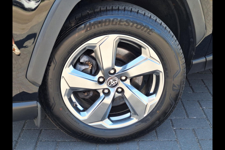 Toyota RAV4 2.5 Hybrid AWD Style | Trekhaak, Dodehoekherkenning, Stoel + Stuurverwarming, 18inch, Keyless, 1.650KG Trekgewicht