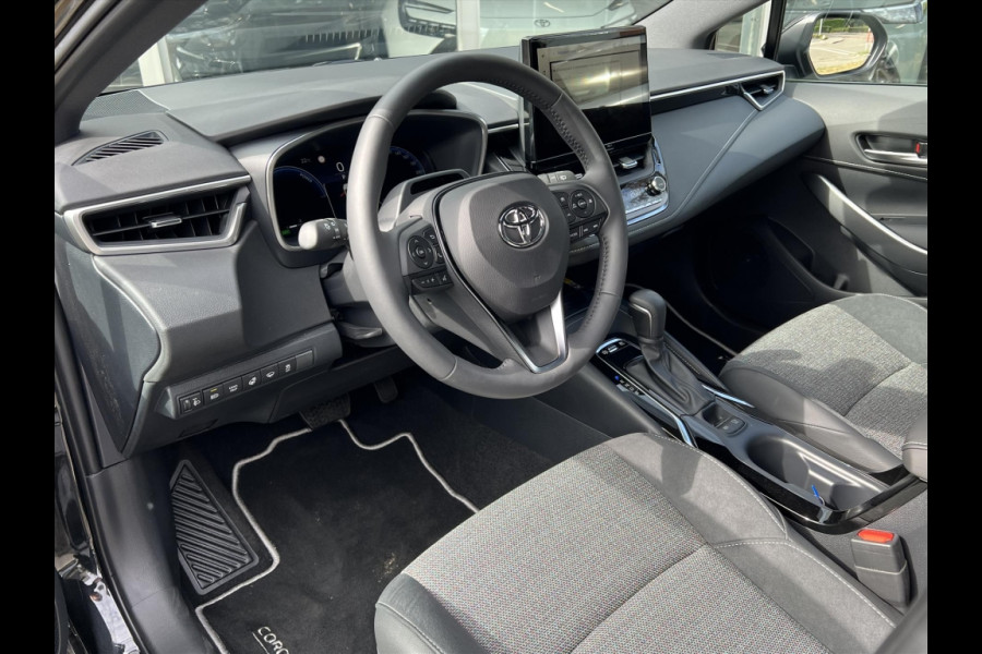 Toyota Corolla Touring Sports 140 Dynamic Plus | Stoel + Stuurverwarming, 17 inch, Parkeersensoren, Keyless, Groot scherm