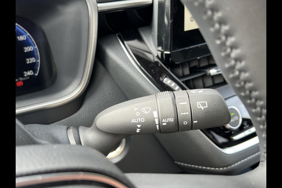 Toyota Corolla Touring Sports 140 Dynamic Plus | Stoel + Stuurverwarming, 17 inch, Parkeersensoren, Keyless, Groot scherm