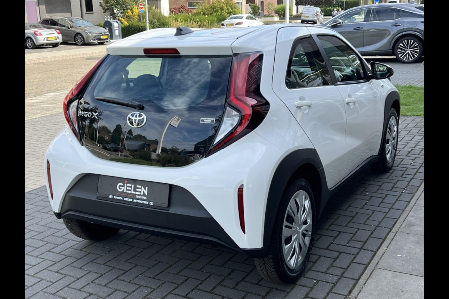 Toyota Aygo X 1.0 VVT-i S-CVT Automaat Business | Stoelverwarming, Apple CarPlay/Android Auto, Airco, Parkeercamera