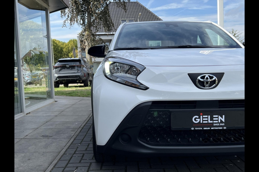 Toyota Aygo X 1.0 VVT-i S-CVT Automaat Business | Stoelverwarming, Apple CarPlay/Android Auto, Airco, Parkeercamera