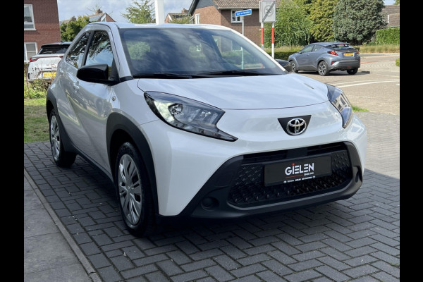 Toyota Aygo X 1.0 VVT-i S-CVT Automaat Business | Stoelverwarming, Apple CarPlay/Android Auto, Airco, Parkeercamera