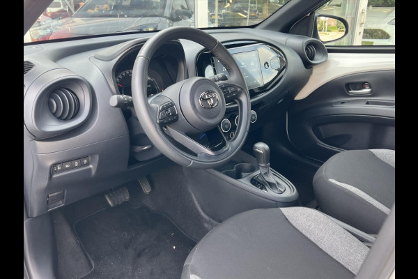 Toyota Aygo X 1.0 VVT-i S-CVT Automaat Business | Stoelverwarming, Apple CarPlay/Android Auto, Airco, Parkeercamera