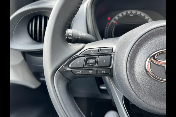Toyota Aygo X 1.0 VVT-i S-CVT Automaat Business | Stoelverwarming, Apple CarPlay/Android Auto, Airco, Parkeercamera