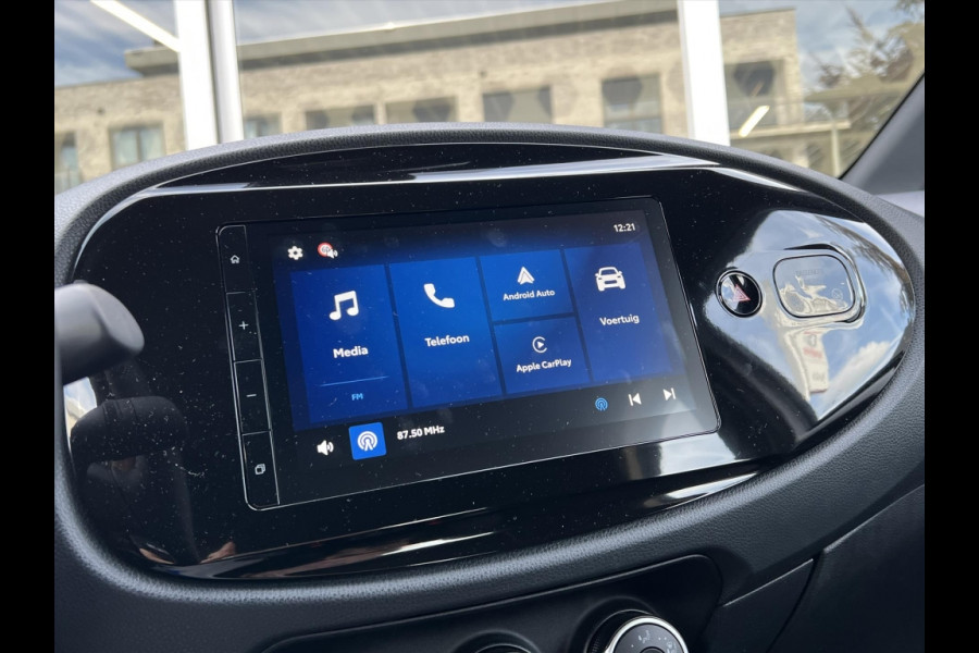 Toyota Aygo X 1.0 VVT-i S-CVT Automaat Business | Stoelverwarming, Apple CarPlay/Android Auto, Airco, Parkeercamera