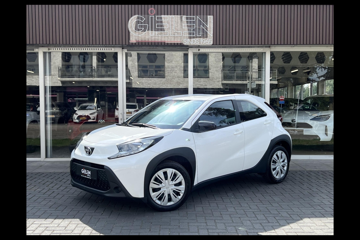 Toyota Aygo X 1.0 VVT-i S-CVT Automaat Business | Stoelverwarming, Apple CarPlay/Android Auto, Airco, Parkeercamera