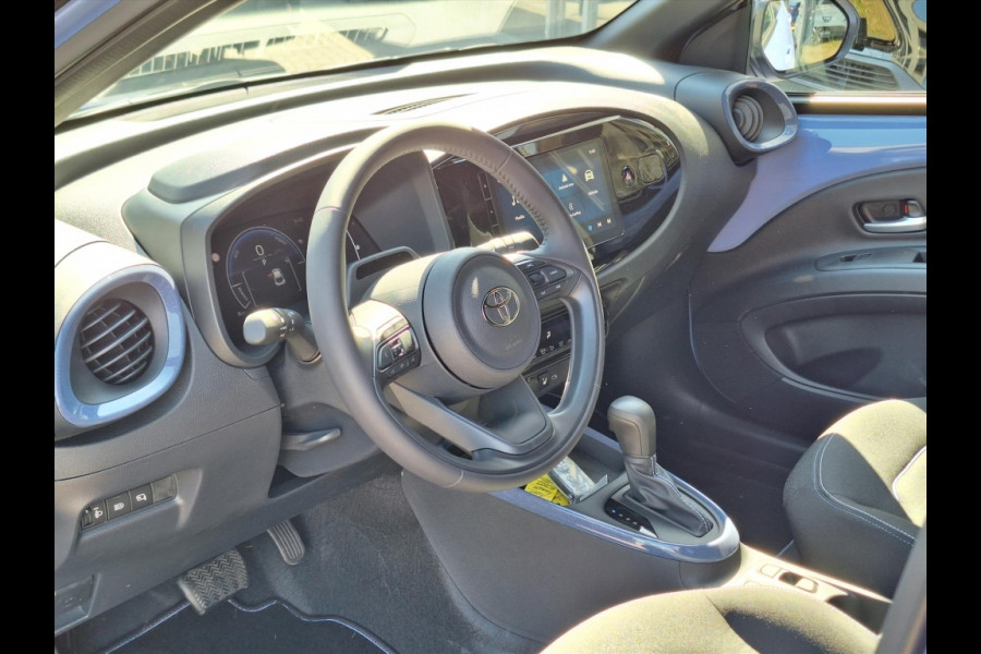 Toyota Aygo X 1.5 Hybrid Pulse Plus | Lavender, Bi-Tone, Stoelverwarming, Climate control, Startknop, LED, 17 inch