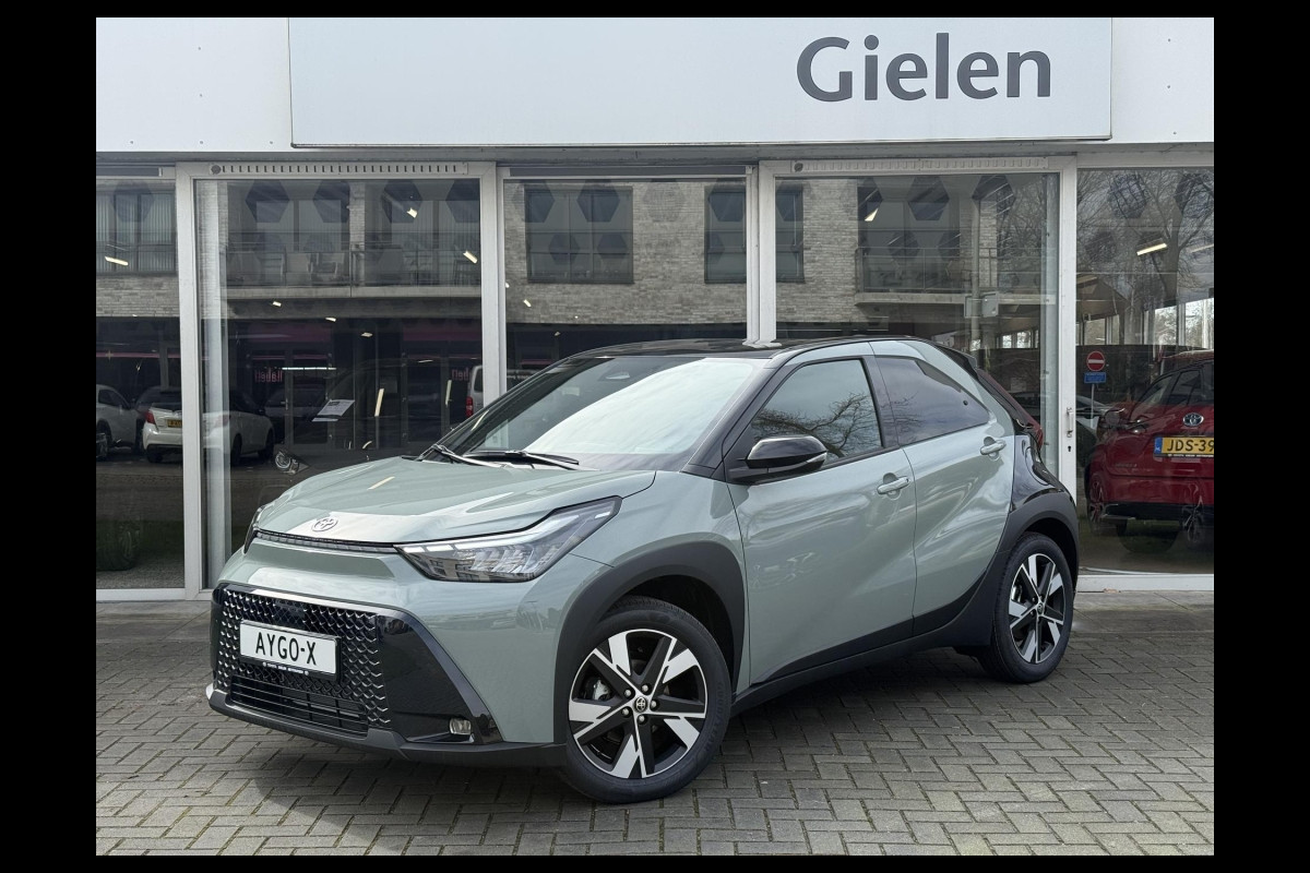 Toyota Aygo X 1.5 Hybrid Pulse Plus | Tarragon, Bi-Tone, Stoelverwarming, Climate control, Startknop, LED, 17 inch