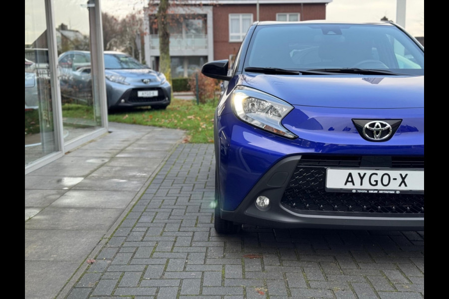 Toyota Aygo X 1.0 VVT-i MT Pulse Bi-tone | Juniper blue, 17 inch, Privacy glass, Apple CarPlay/Android auto, Airconditioning, Parkeercamera