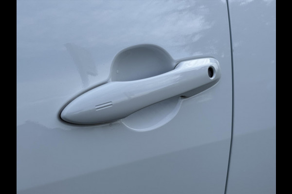 Toyota Yaris 1.5 Hybrid Dynamic Plus | Stoelverwarming, 16 inch, LED, Apple CarPlay/Android Auto, Parkeercamera, Keyless