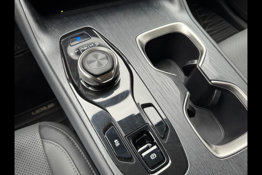 Lexus RZ 450e 313PK AWD Executive Line | Eerste eigenaar, Leer, Stoelverwarming, Dodehoekherkenning, Parkeersensoren, Groot scherm