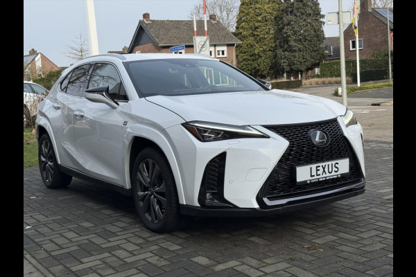 Lexus UX 250h F Sport Line | Facelift, Head up display, Blind Spot, 18 inch, Parkeersensoren, Stoel + Stuurverwarming, Groot scherm