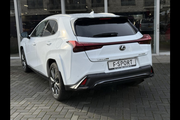 Lexus UX 250h F Sport Line | Facelift, Head up display, Blind Spot, 18 inch, Parkeersensoren, Stoel + Stuurverwarming, Groot scherm