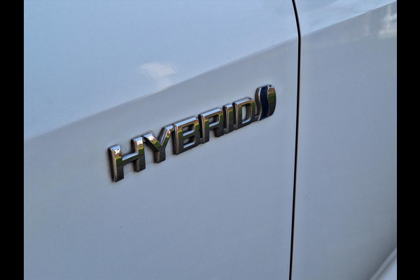 Toyota Corolla Sedan 1.8 Hybrid Style | Parkeersensoren, Navigatie, Keyless