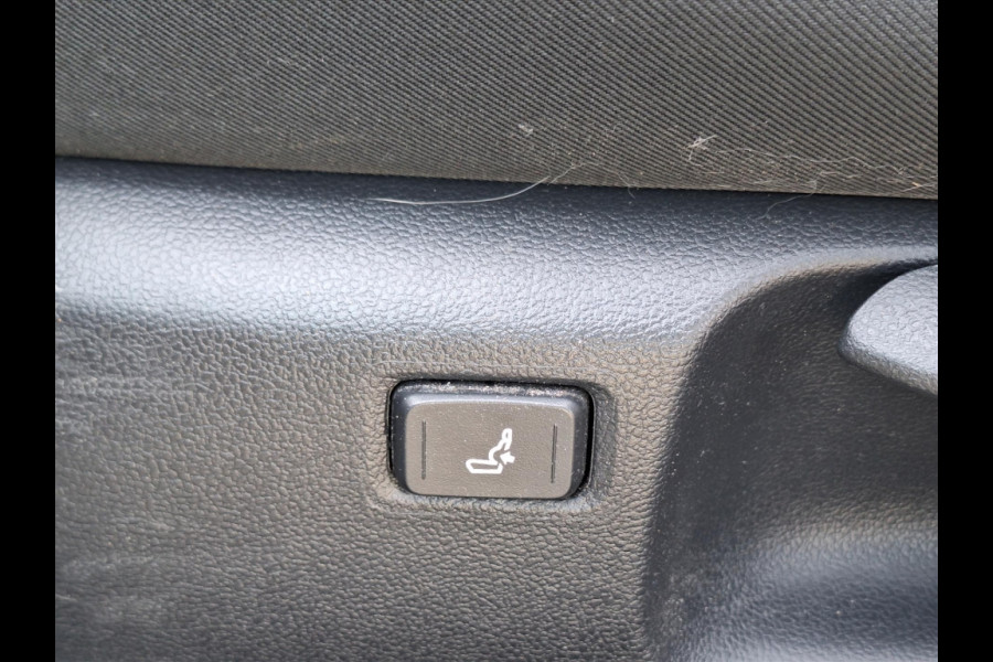 Toyota Corolla Sedan 1.8 Hybrid Style | Parkeersensoren, Navigatie, Keyless
