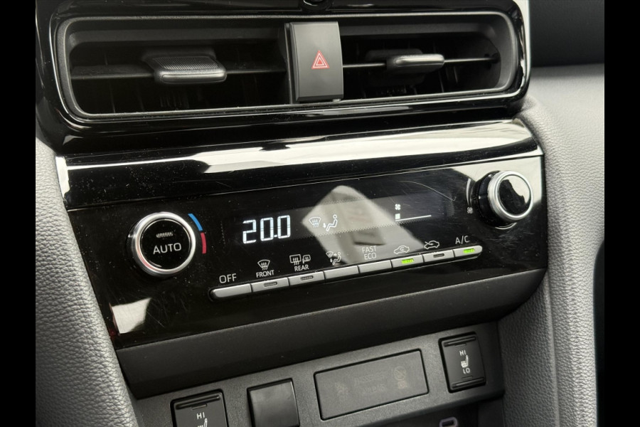 Toyota Yaris Cross 1.5 Hybrid First Edition Plus | Parkeersensoren, Stoel + Stuurverwarming, Groot scherm, Keyless, 17 inch