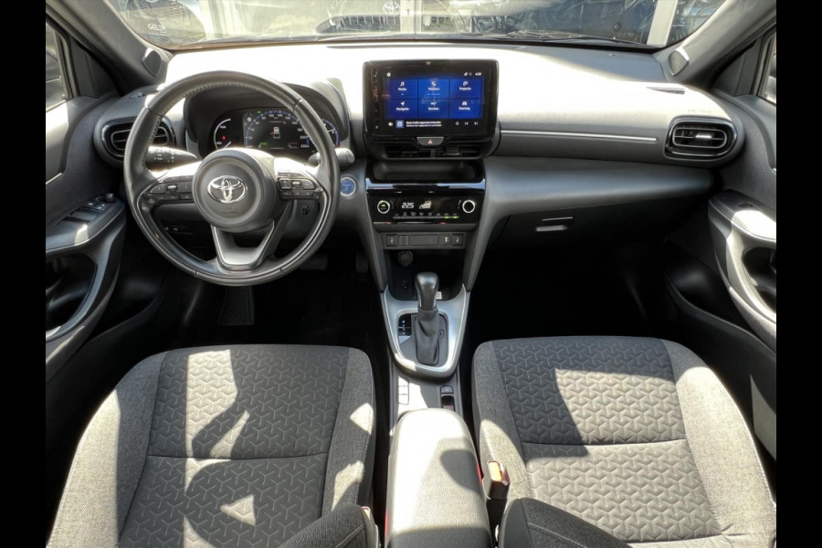 Toyota Yaris Cross 1.5 Hybrid Dynamic Plus | Dodehoekherkenning, Parkeersensoren, Stoel + Stuurverwarming, , Keyless, 17 inch, Smart connect
