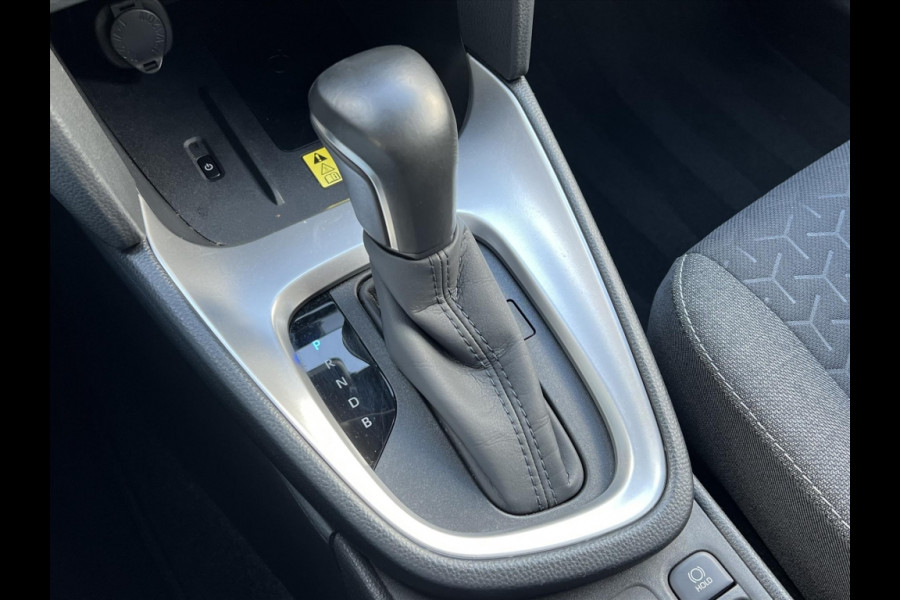 Toyota Yaris Cross 1.5 Hybrid Dynamic Plus | Dodehoekherkenning, Parkeersensoren, Stoel + Stuurverwarming, , Keyless, 17 inch, Smart connect