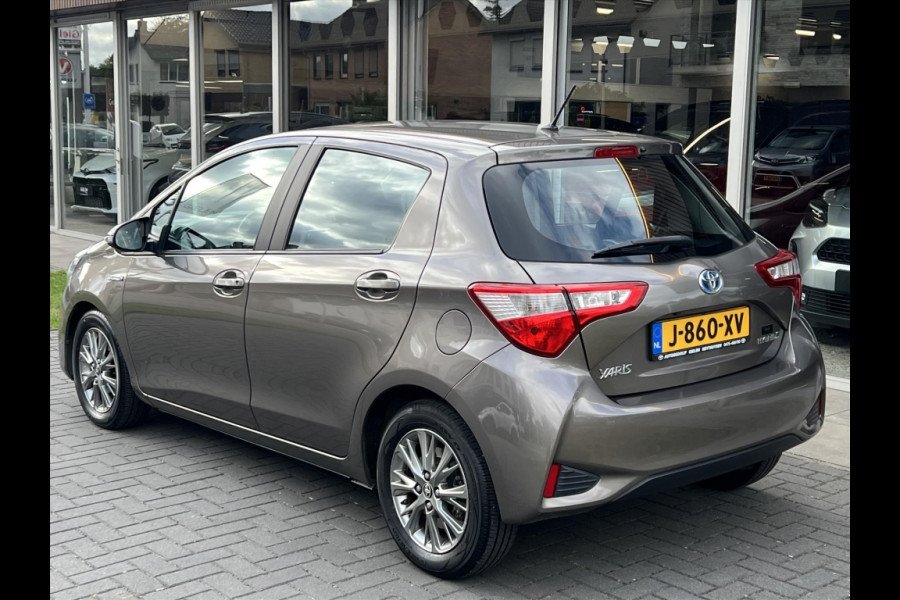 Toyota Yaris 1.5 Hybrid Dynamic | Stoelverwarming, Lichtmetalen velgen, Cruise control, Safety sense, Parkeercamera