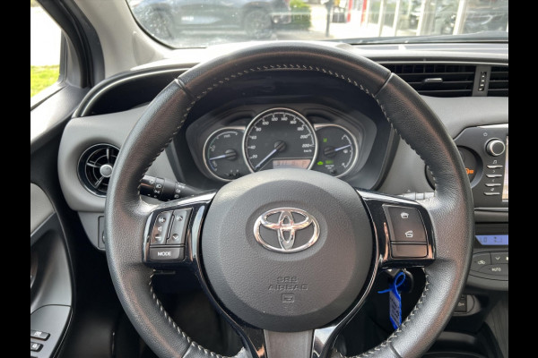 Toyota Yaris 1.5 Hybrid Dynamic | Stoelverwarming, Lichtmetalen velgen, Cruise control, Safety sense, Parkeercamera