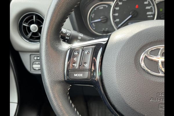 Toyota Yaris 1.5 Hybrid Dynamic | Stoelverwarming, Lichtmetalen velgen, Cruise control, Safety sense, Parkeercamera