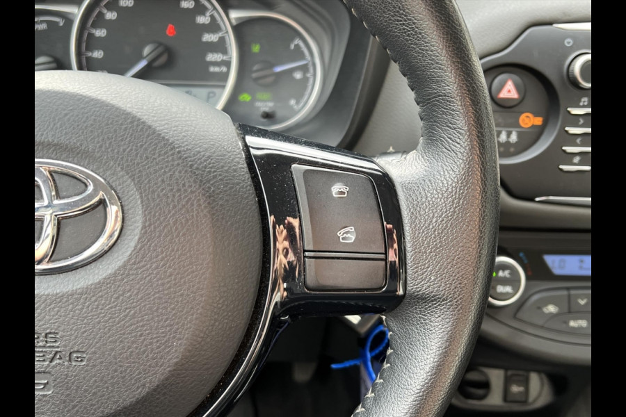 Toyota Yaris 1.5 Hybrid Dynamic | Stoelverwarming, Lichtmetalen velgen, Cruise control, Safety sense, Parkeercamera