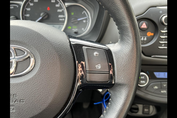 Toyota Yaris 1.5 Hybrid Dynamic | Stoelverwarming, Lichtmetalen velgen, Cruise control, Safety sense, Parkeercamera