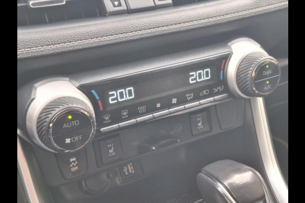 Toyota RAV4 Hybrid 220 AWD Dynamic | Stoelverwarming, Groot scherm, Parkeersensoren, Licht + Regensensor, 1650KG Trekgewicht