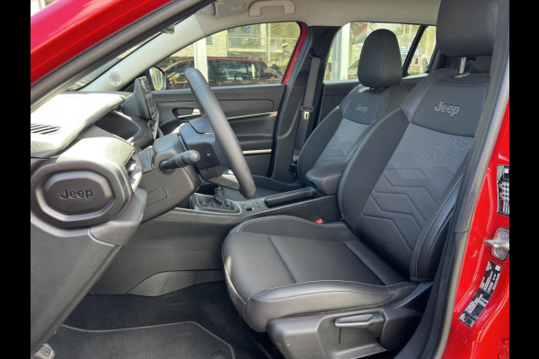 Jeep Avenger 1.2T 100pk Altitude | JBL, Dodehoekherkenning, Keyless, Startknop, Parkeersensoren, Camera, Adaptive cruise control