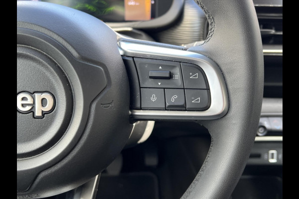 Jeep Avenger 1.2T 100pk Altitude | JBL, Dodehoekherkenning, Keyless, Startknop, Parkeersensoren, Camera, Adaptive cruise control