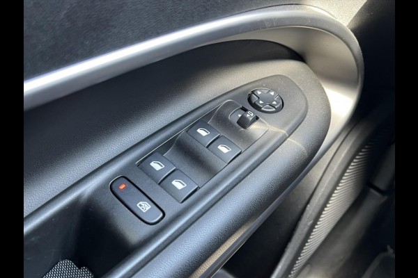 Jeep Avenger 1.2T 100pk Altitude | JBL, Dodehoekherkenning, Keyless, Startknop, Parkeersensoren, Camera, Adaptive cruise control