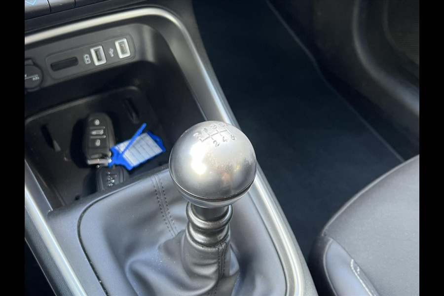Jeep Avenger 1.2T 100pk Altitude | JBL, Dodehoekherkenning, Keyless, Startknop, Parkeersensoren, Camera, Adaptive cruise control