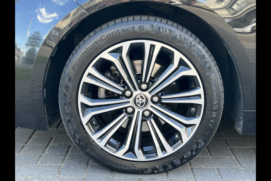 Toyota Corolla Touring Sports 2.0 Hybrid Dynamic Plus | Dodehoekherkenning, Parkeersensoren, Stoel + Stuurverwarming, Keyless, 17 inch