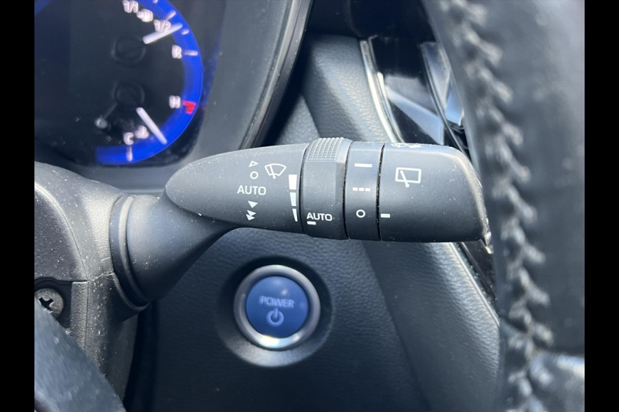 Toyota Corolla Touring Sports 2.0 Hybrid Dynamic Plus | Dodehoekherkenning, Parkeersensoren, Stoel + Stuurverwarming, Keyless, 17 inch