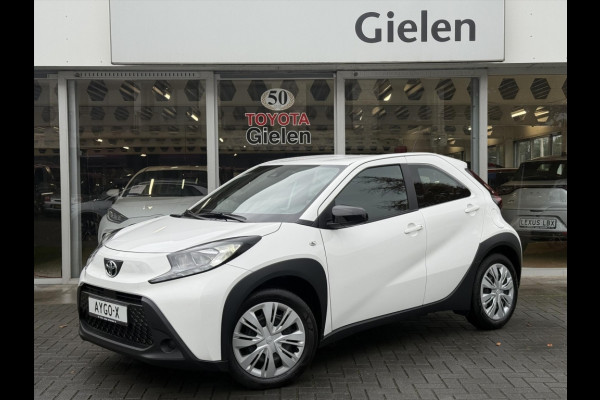 Toyota Aygo X 1.0 VVT-i MT Play | Apple CarPlay/Android auto, Parkeercamera, Adaptive cruise control, Weinig KM