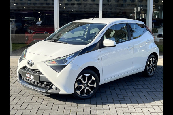 Toyota Aygo 1.0 VVT-i X-joy | Apple CarPlay/Android Auto, Airco, Lichtmetalen velgen, Safety Sense, Mistlampen