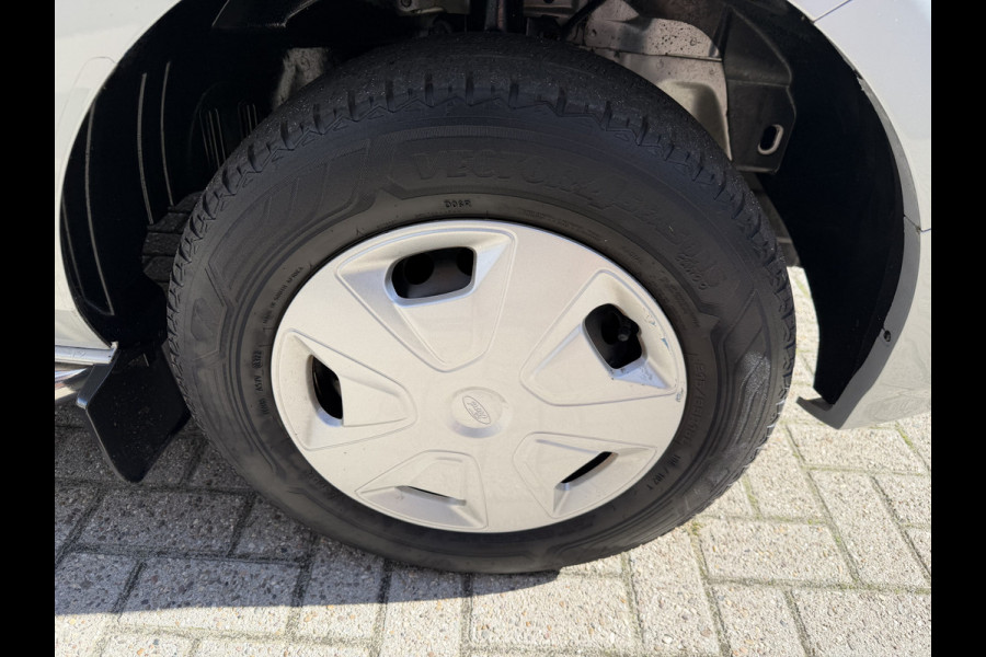 Ford Transit Custom 280 2.0 TDCI L1H1 Trend / euro 6 / bpm vrij / vaste prijs rijklaar € 13.950 ex btw / wordt afgeleverd met nieuwe distributie riem / airco / cruise / camera / imperial