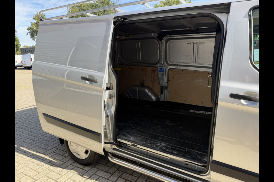 Ford Transit Custom 280 2.0 TDCI L1H1 Trend / euro 6 / bpm vrij / vaste prijs rijklaar € 13.950 ex btw / wordt afgeleverd met nieuwe distributie riem / airco / cruise / camera / imperial