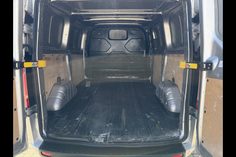 Ford Transit Custom 280 2.0 TDCI L1H1 Trend / euro 6 / bpm vrij / vaste prijs rijklaar € 13.950 ex btw / wordt afgeleverd met nieuwe distributie riem / airco / cruise / camera / imperial