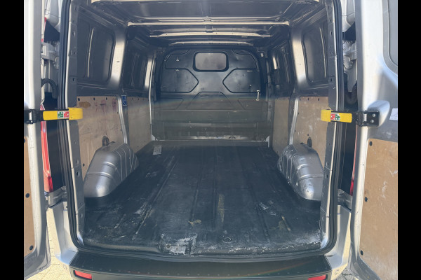 Ford Transit Custom 280 2.0 TDCI L1H1 Trend / euro 6 / bpm vrij / vaste prijs rijklaar € 13.950 ex btw / wordt afgeleverd met nieuwe distributie riem / airco / cruise / camera / imperial