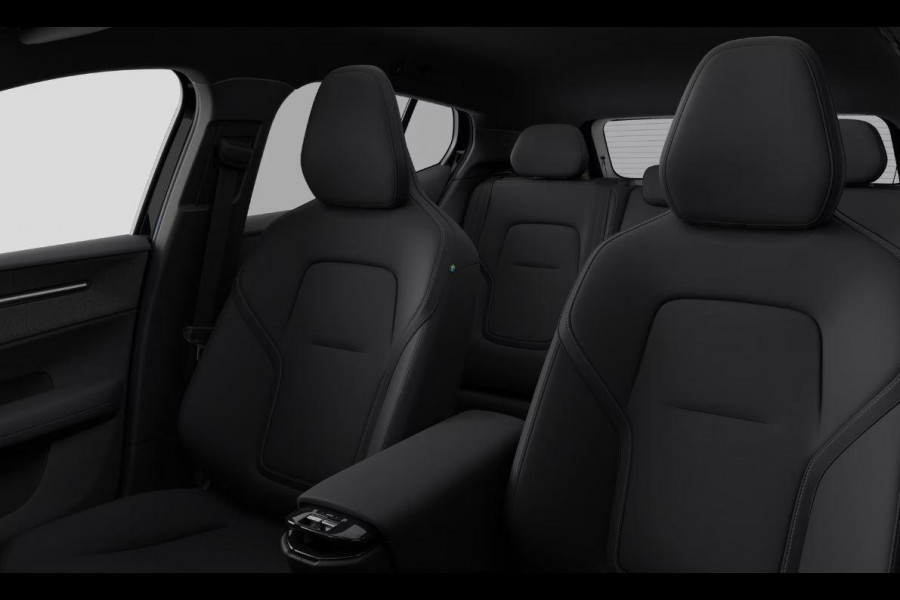 Volvo EX30 P5 Ext. Range Plus Black Edition Europa 69 kWh / Adaptive Cruise Control / Harman Kardon / Extra getint glas / Stoelverwarming / Stuurverwarming / Achteruitrijcamera / Elektrisch verstelbare stoelen /