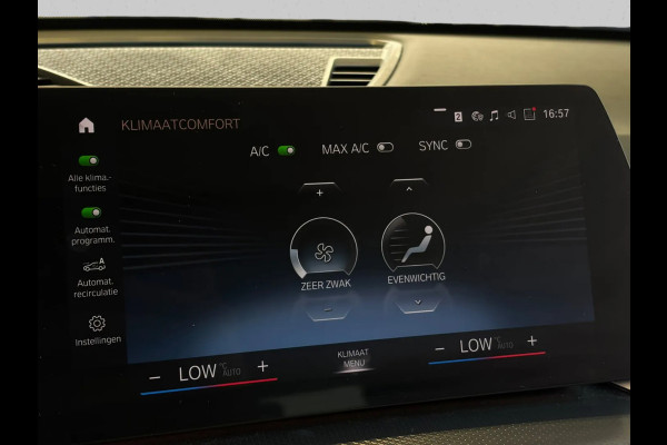 BMW iX1 XDrive30 Launch Edition M-SPORT 96% SOH (NL-auto, Dealer OnderH, Camera, Carplay, Navi, Leder, Climate Con, Etc)