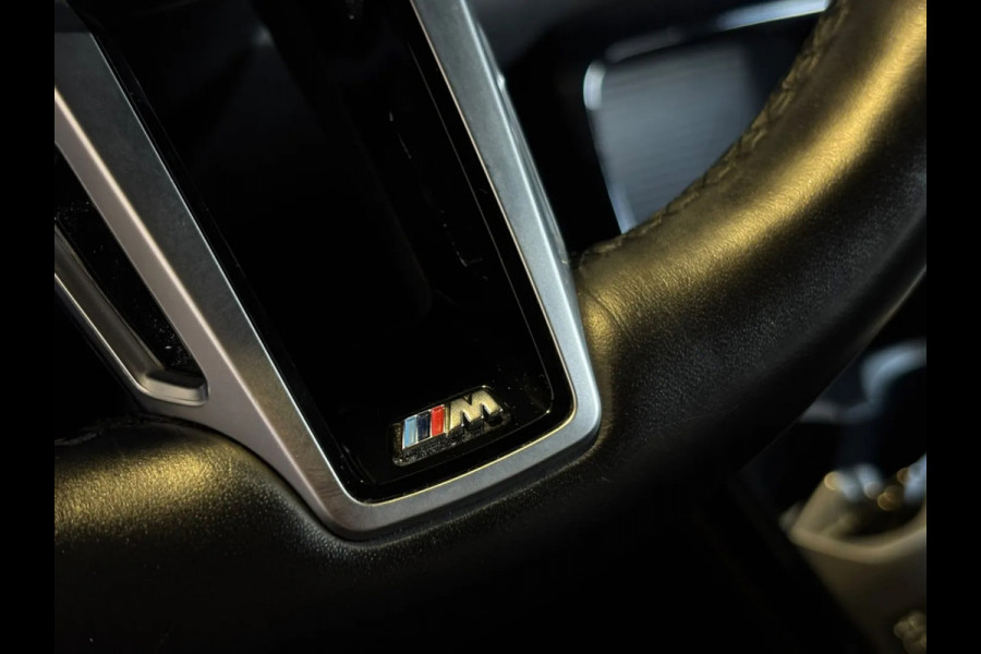 BMW iX1 XDrive30 Launch Edition M-SPORT 96% SOH (NL-auto, Dealer OnderH, Camera, Carplay, Navi, Leder, Climate Con, Etc)