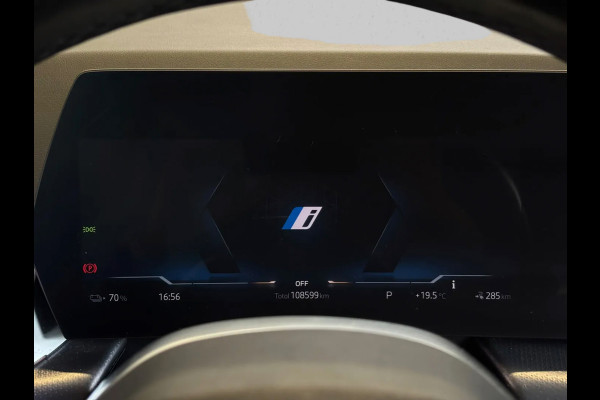 BMW iX1 XDrive30 Launch Edition M-SPORT 96% SOH (NL-auto, Dealer OnderH, Camera, Carplay, Navi, Leder, Climate Con, Etc)