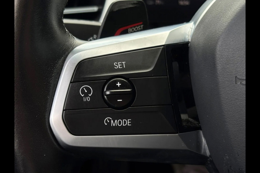 BMW iX1 XDrive30 Launch Edition M-SPORT 96% SOH (NL-auto, Dealer OnderH, Camera, Carplay, Navi, Leder, Climate Con, Etc)